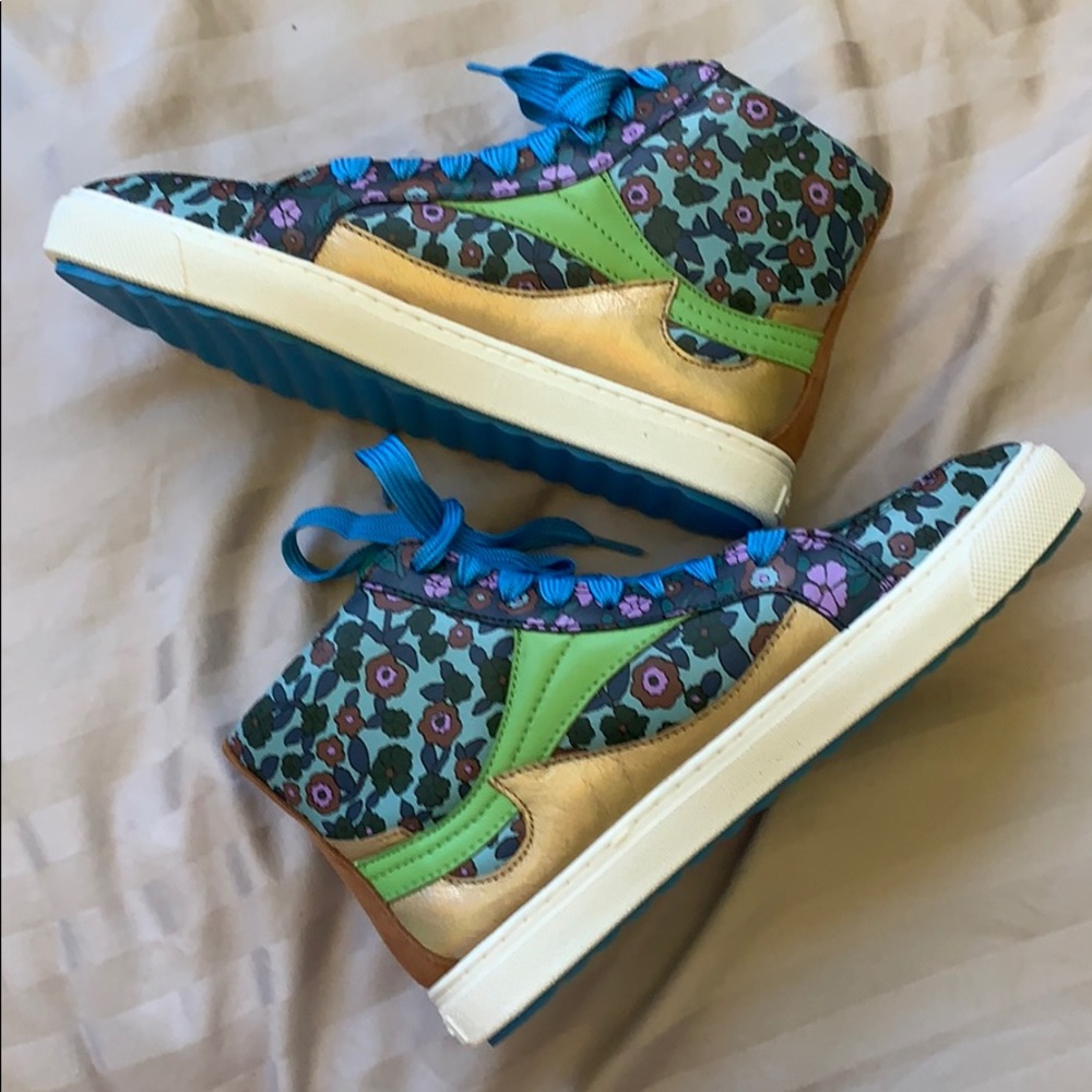 NWOT Coach Flower High Top Sneakers